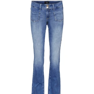 Lågmidjade jeans - Säljer dessa lågmidjade jeans då dom blivit för små för mig💓