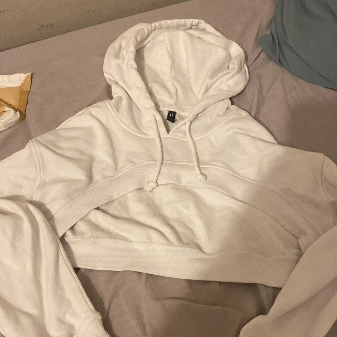 Super söt tjocktröja som man kan ha ovanför en annan top