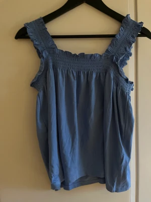Blå blus  - Säljer min blus från Kappahl🩷