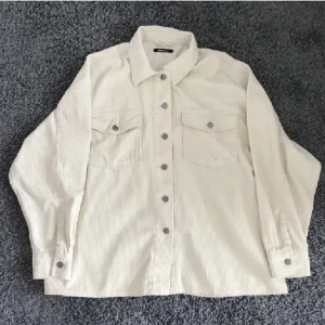 Ginatricot  - Jättefin jacka från ginatricot💗