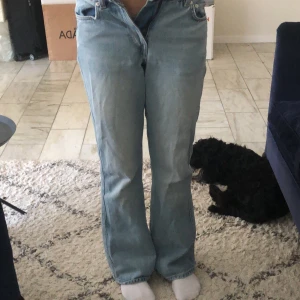 Bootcut jeans - Bra skick! Säljer på grund av dom inte passar mig.köpt för 600kr men säljer för 330kr.