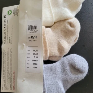 Strumpor baby nya - Helt nya o öppnade. Glömdes bort