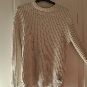 Vit stickad tröja - En skönt varmt vitt stickade tröja från jack&jones