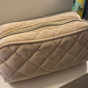 Necessär  - Rymlig och fin necessär 💕 Pris kan diskuteras!