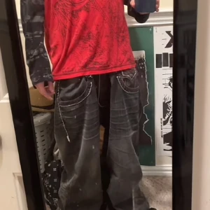 SÖKER! - Söker snygga baggy jeans, skicka dm om ni vet någon som säljer eller vart man kan köpa