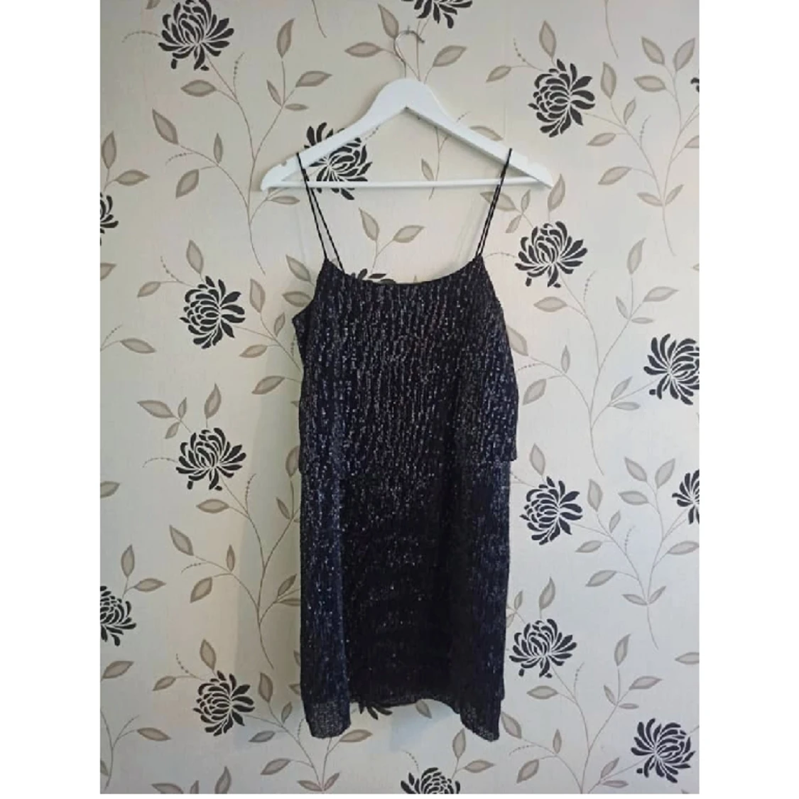 Mango casual, Strl: S/36, Svart paljettklänning, nyår