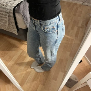 Jeans - Låg midjade jeans från Gina Tricot❤️köpare står för frakten! Köpta för 500❤️