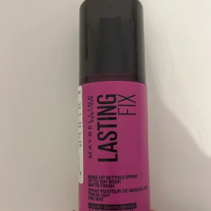 setting spray  - Maybelline new york setting spray. Helt oanvänd 🩷 säljer då den inte fungerade just för min hud