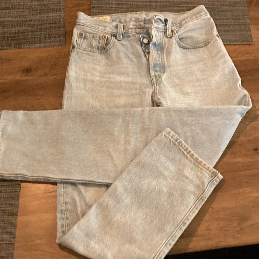 Levis jeans  501 Regular fit  Storlek W26/L28. Jeans & Byxor.