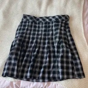 Säljer min kjol från Lindex då den inte passar mig längre 🫶💓