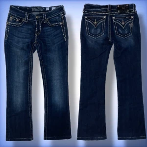 Miss me Jeans  - Ett par fina unika lågmidjade, bootcut miss me jeans, med fin fatstitching, utan några defekter☺️
