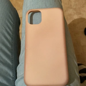 SÄLJER! - De är ett skal från h&m. Köpte den för 80kr. STÅR EJ FÖR FRAKT OCH FRAKT STRUL!