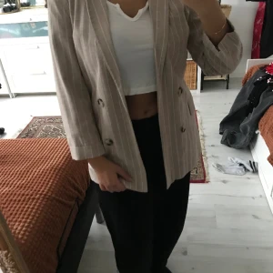 Randig kostym  - Väldigt bra skick och material