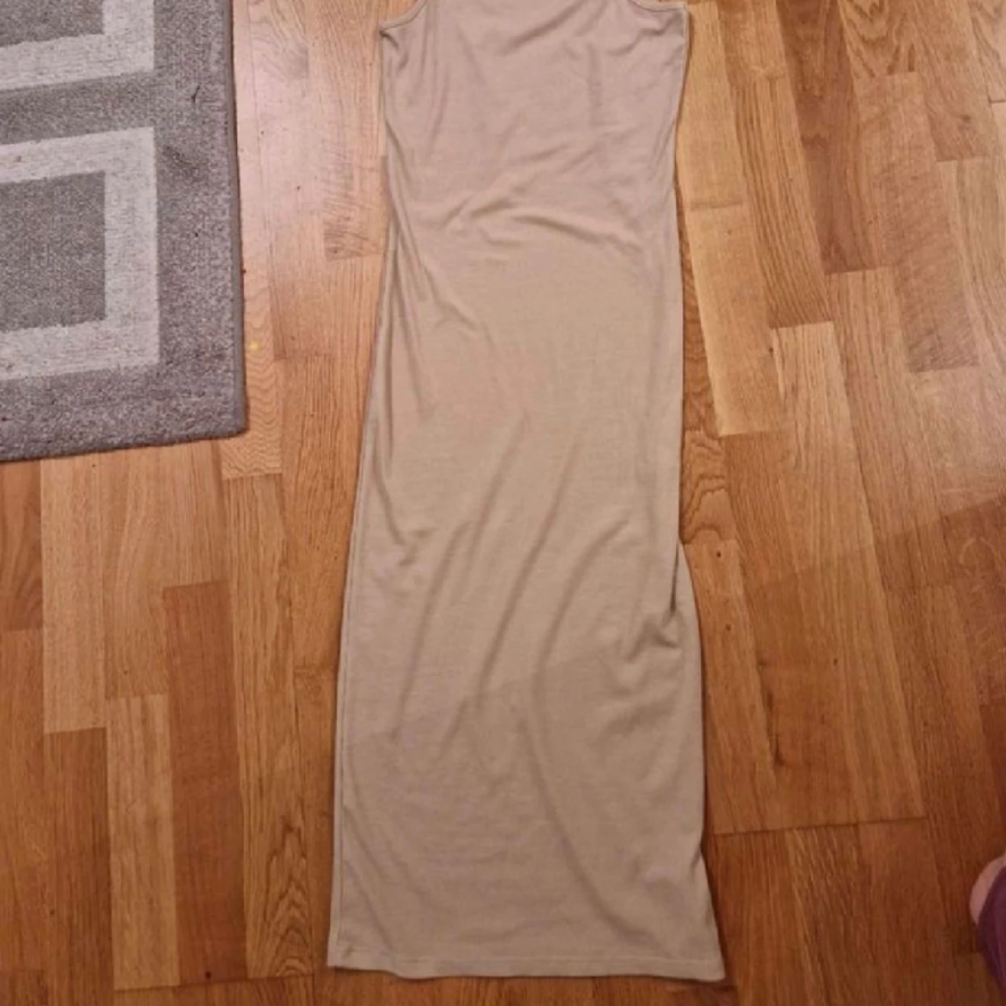 Ribbad klänning storlek M 