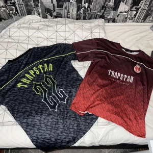 Trapstar - Hej, säljer mina trapstar tröjor då de var fel storlek. 250 kr styck. Storlek M men är ganska stora så passar L