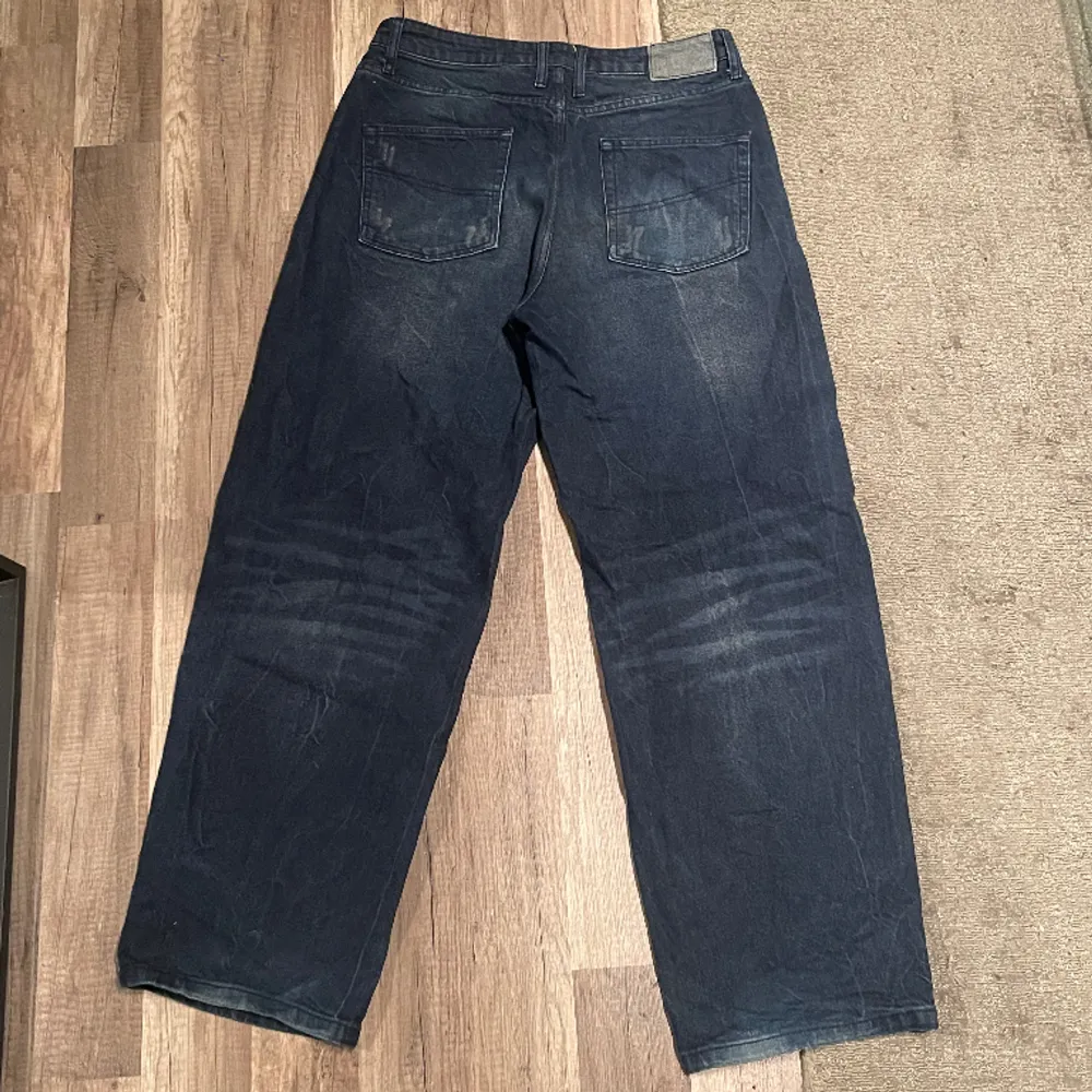 Ett par mörkblå Collusion jeans! - Stl W32 L32. Jeans & Byxor.