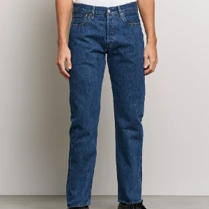 Levis 501 jeans 30/30 - Tja säljer mina jeans, knappt använda.  30 längd 30 midja  10/10 skick   Hör av dig för mer frågor. 