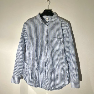 Linne skjorta  - Linne skjorta blåvit randig 