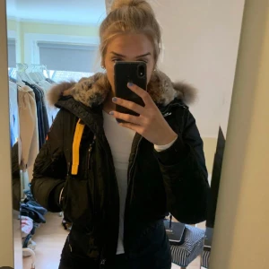 parajumper - En parajumper jacka, buda på. Tar endast swish ❤️