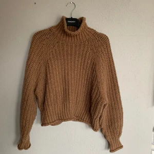 Brun stickad tröja🤎 - Brun stickad tröja i storlek S🤎 Köparen står för frakten🥰