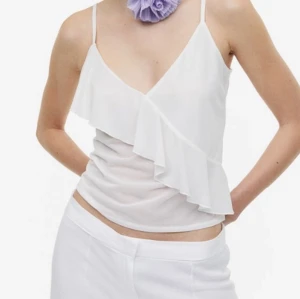 Hm volang linne - Jätte fint skick och säljer för den inte kommer till användning ❤️