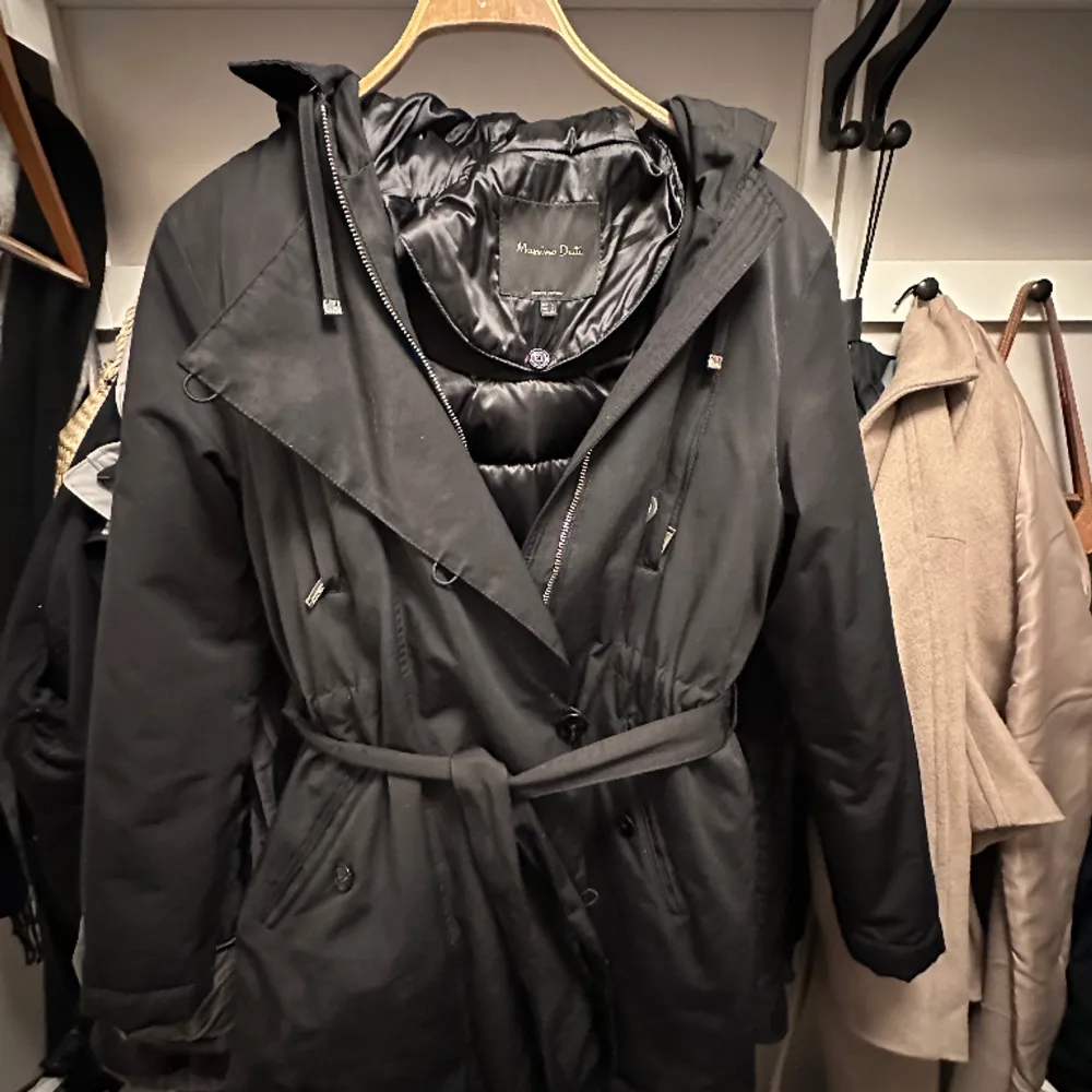 Massimo Dutti Vinterjacka dam Storlek L. Takit.