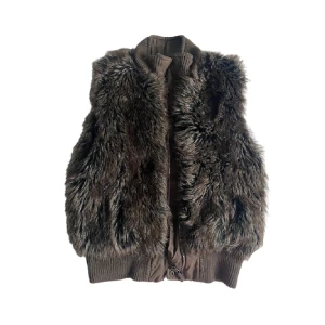 Faux fur väst  - Kontakta vid intresse!