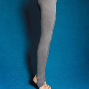 Leggings - Ribbade seamless grå leggings från zara strl xs-s. Använda en gång. 