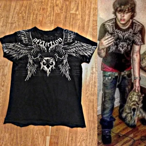 Affliction T Shirt - RARE ASF GRAIL AFFLICTION TISHA SEDD PÅ SEMATARY I 2020💯💯💯 PRIS ÄR DISKUTERBART O SKRIV OM NI HAR FRÅGOR🙏🙏🙏🫡🫡🫡