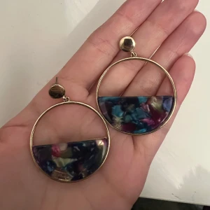 Roliga örhängen - Roliga örhängen