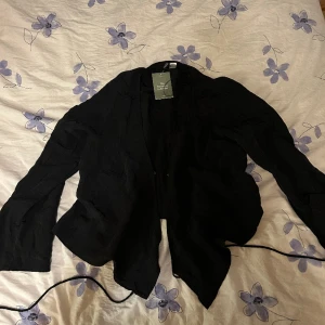 Top, Linne - Väldig snygg och trendig! Aldrig använt!