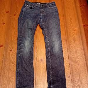 Jävligt feta filippa K  jeans Utmärkt sckick kan inte minnas att jag någonsin haft dem Köpare står för frakt ställ gärna frågor🙂