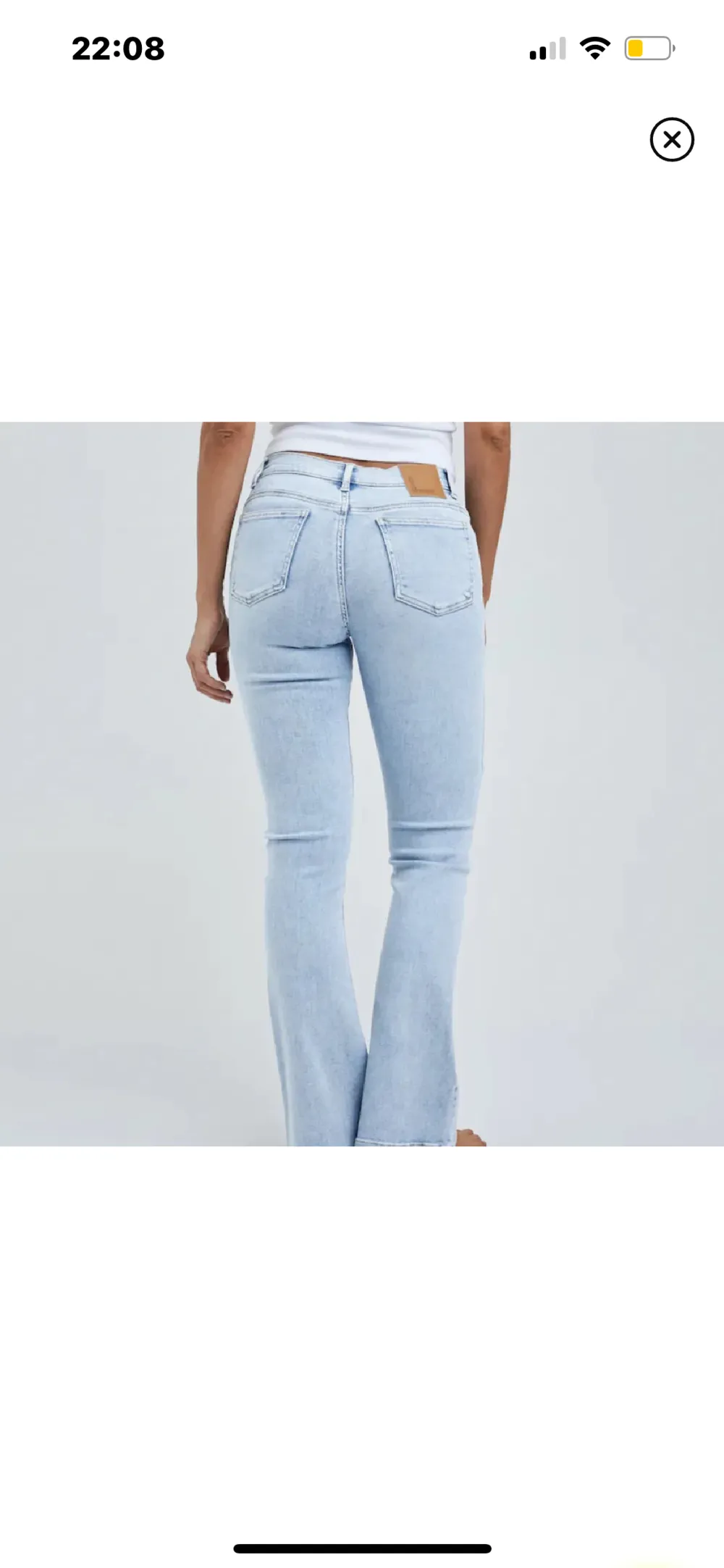 Säljer mina aaas snygga weekday jeans 💞💞 pga att de inte kommer till lika mycket användning som förut 💗 skriv för mer frågor!!. Jeans & Byxor.