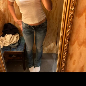 Lågmidjade jeans - bootcut 