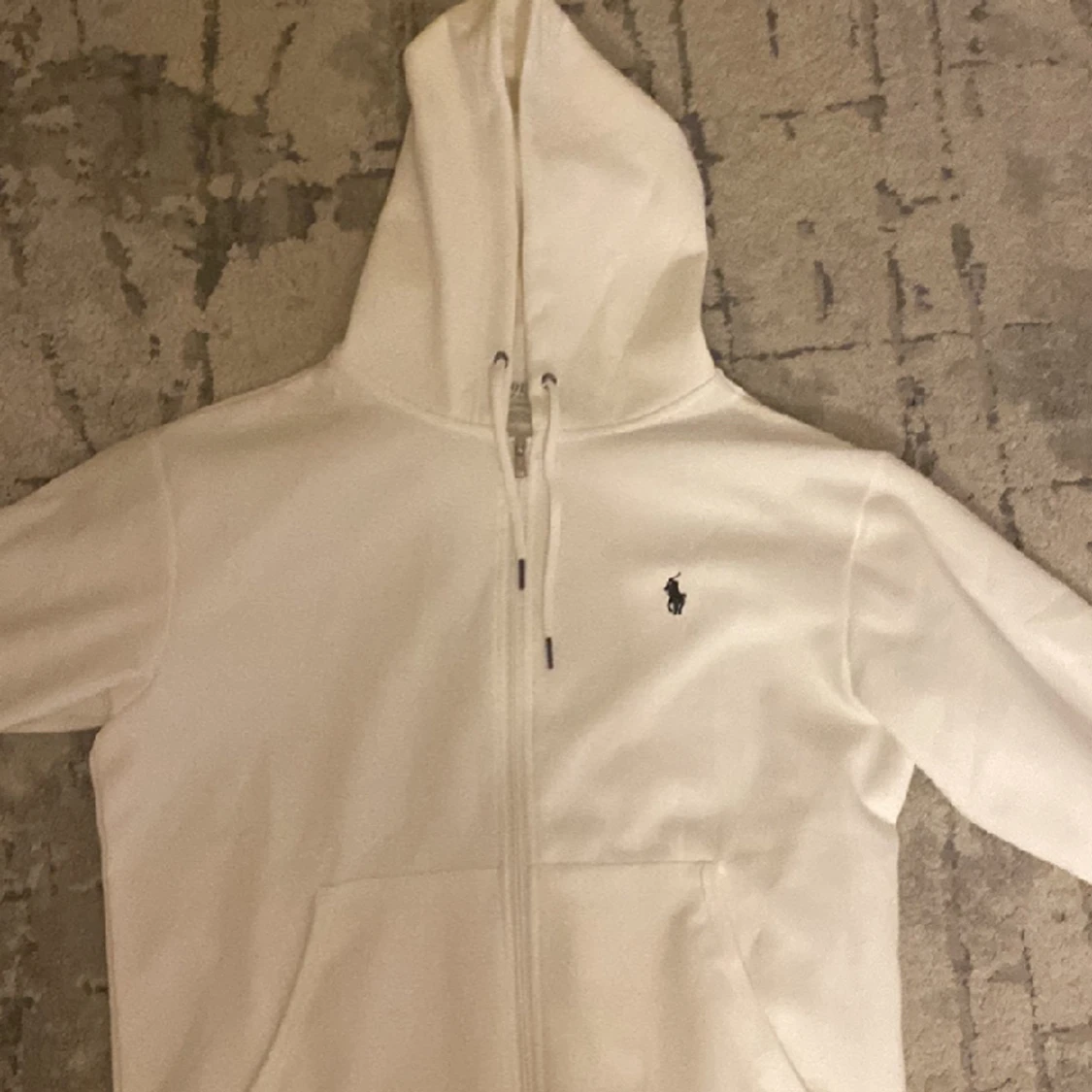 Helt ny skick, aldrig använd. Säljer den eftersom den är för stor på mig 