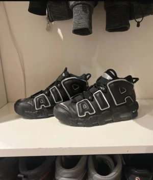 Air max uptempo - Köpta förra året men inte använda så mycket. Fortfarande i bra skick, pris går att förhandöa lite