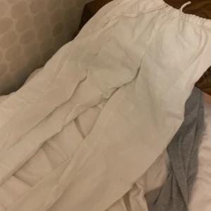 Linnebyxor  - Linnebyxor från Gina köpta för 2 månader sen