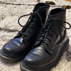 Dr martens  - 38 använd få gånger 