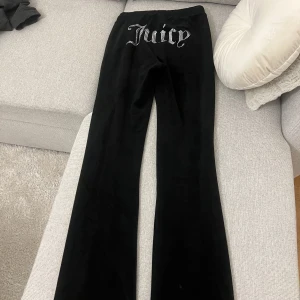 Juicy byxor  - Har använt byxorna 2-3 gånger, jättesköna men jag har tyvärr it nån användning av de. 