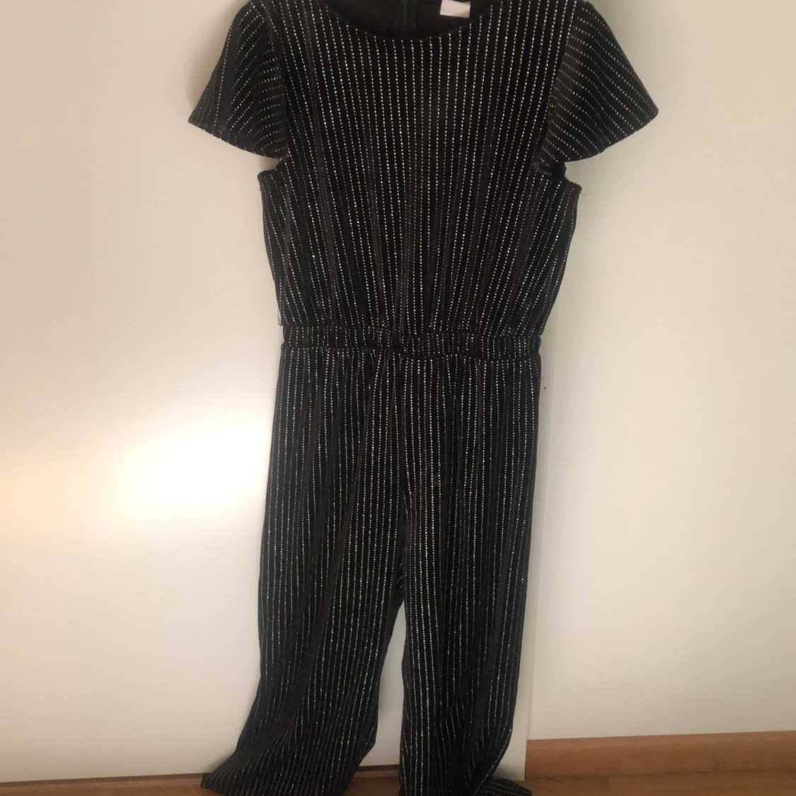 Svart gillitrig dress