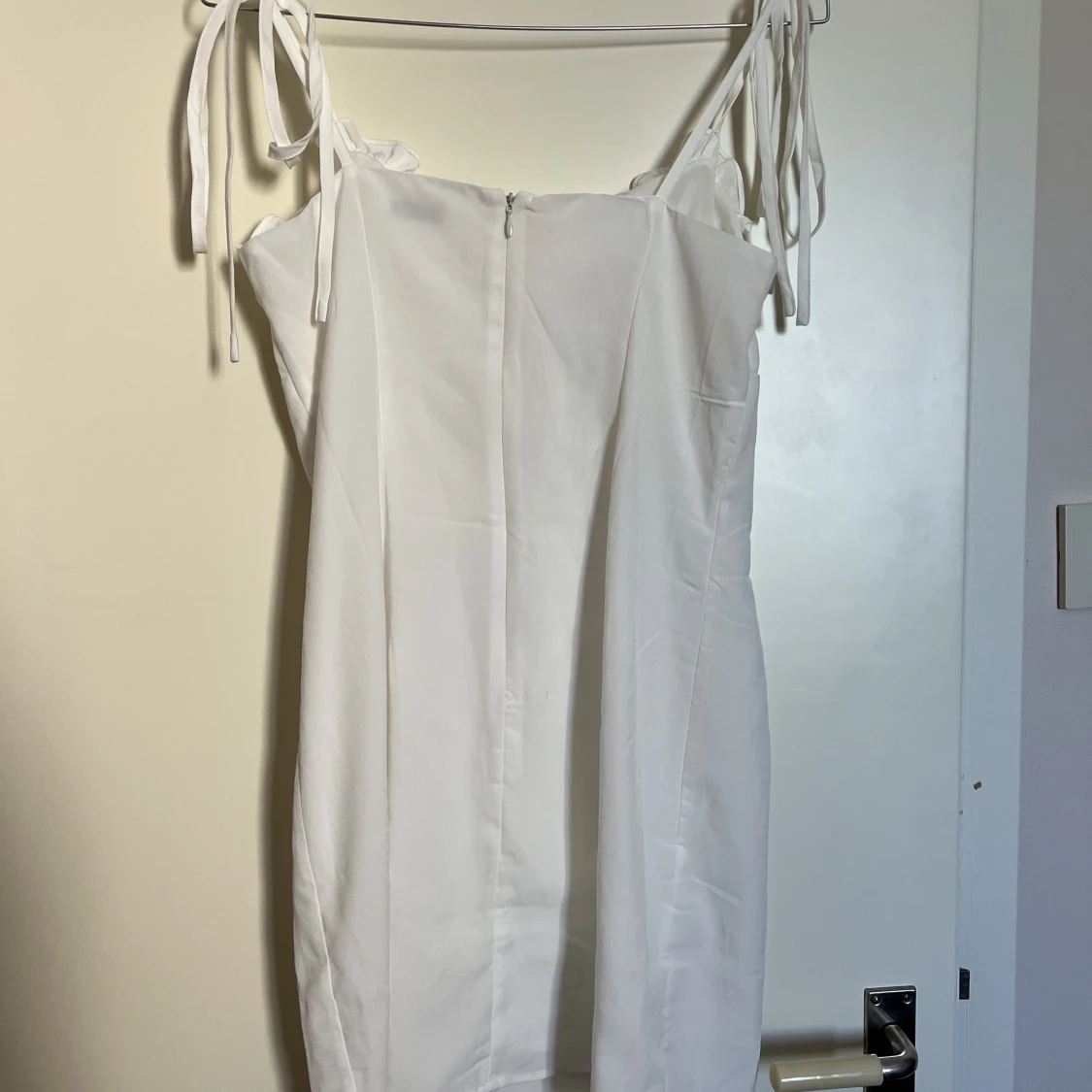 Vit somrig klänning  - 90