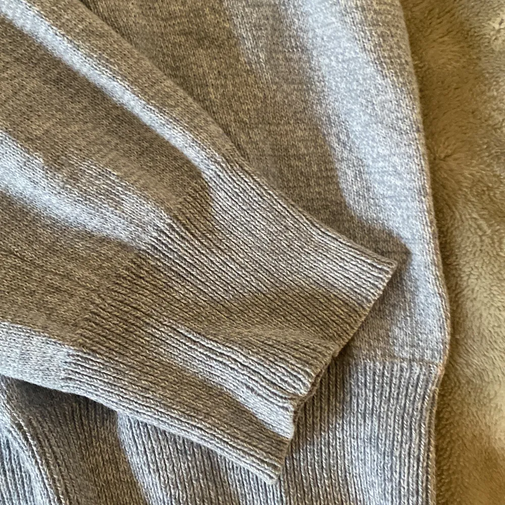 Fin, grå, oversized tröja som aldrig är använd 💕 frakt tillkommer. Tröjor & Koftor.