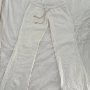 roxy linnebyxor  - helt oanvända roxy byxor jag aldrig hann returnera. Storlek M