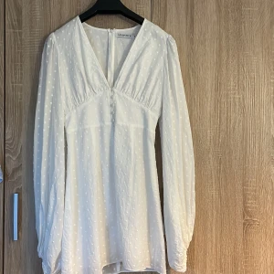 Studentklänning - Endast en gång använd från Adoore i storlek 36 💕 Superfin för sommaren 🌸