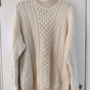 stickad tröja - stickad tröja i akryl och ull