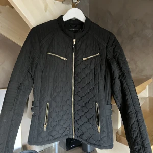 Vårjacka  - Helt ny jacka aldrig använd  