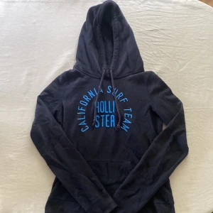 Hollister hoodie marinblå - Hollister hoodie marinblå