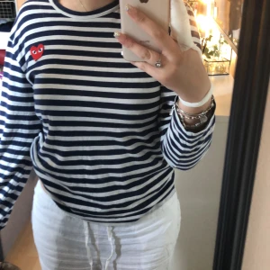 Tröja  - Använd men i fint skick 