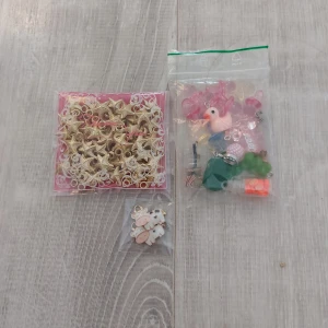 Berlocker - Stjärnberlocker, koberlocker och blandade berlocker. 15kr+18kr frakt. Pris kan diskuteras och de kan säljas separat💞
