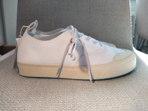 Helt nya Native Dam sneakers 40  - Helt nya Native Dam sneakers 40 